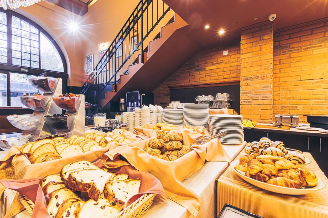Komlo Hotel 귤러 외부 사진