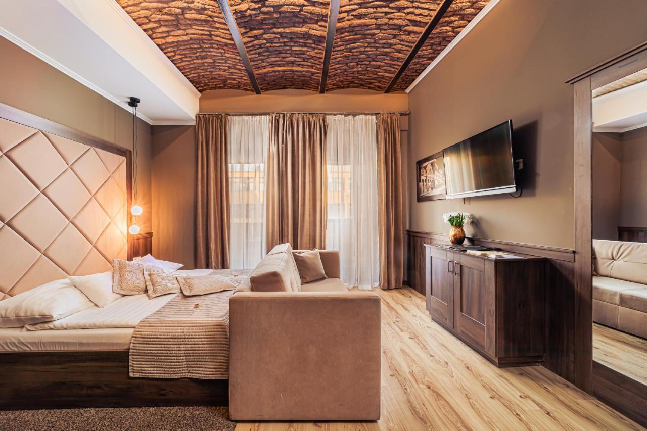 Komlo Hotel 귤러 외부 사진