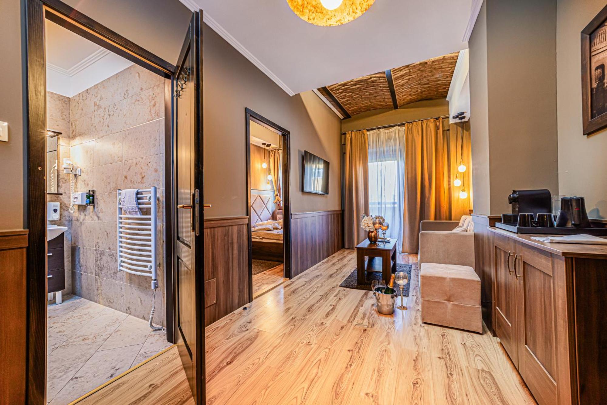 Komlo Hotel 귤러 외부 사진