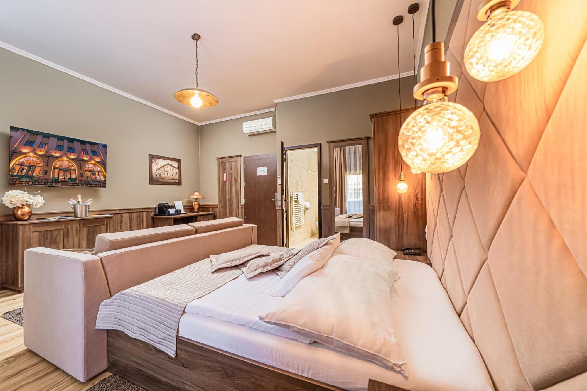 Komlo Hotel 귤러 외부 사진