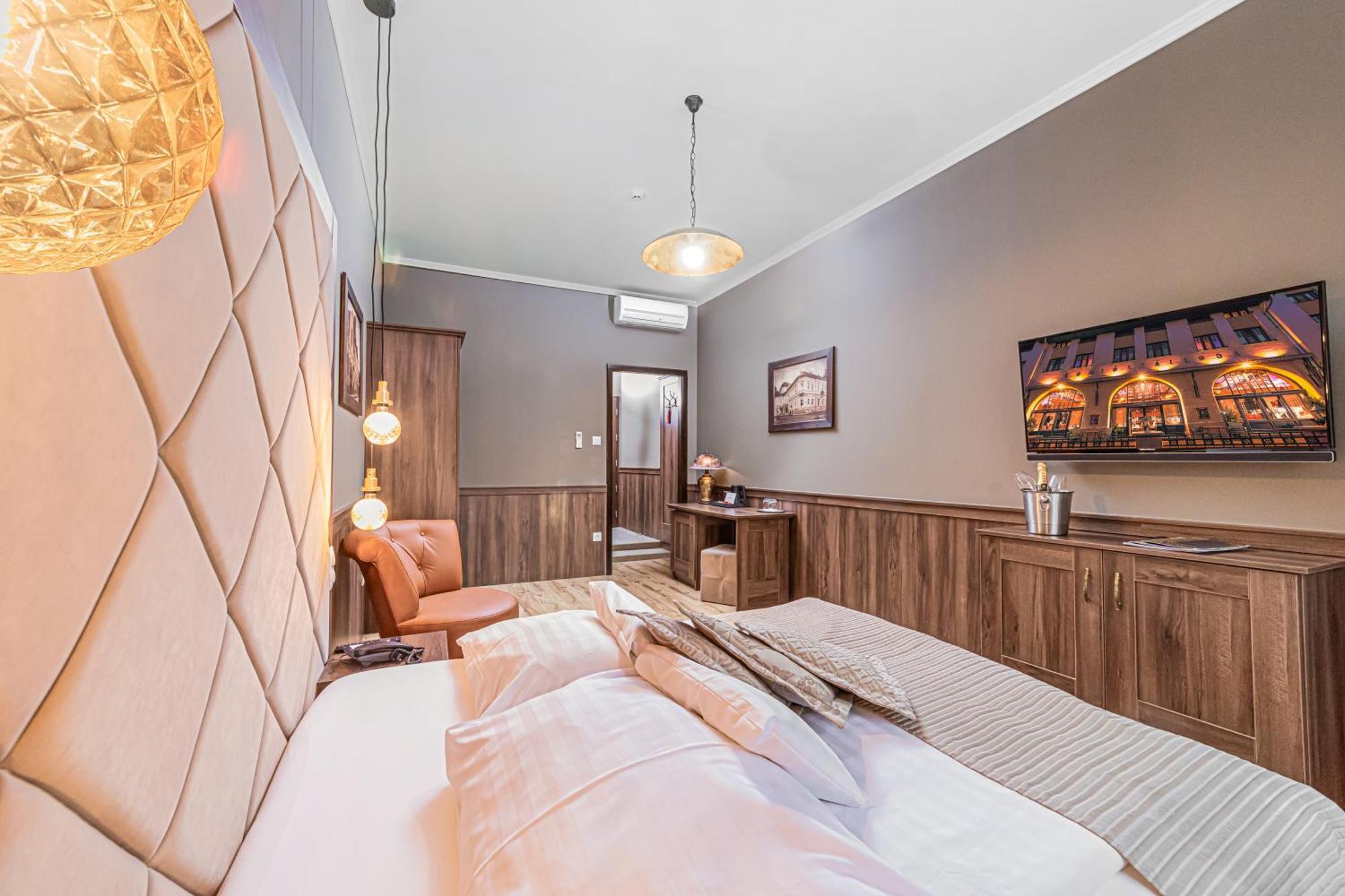 Komlo Hotel 귤러 외부 사진