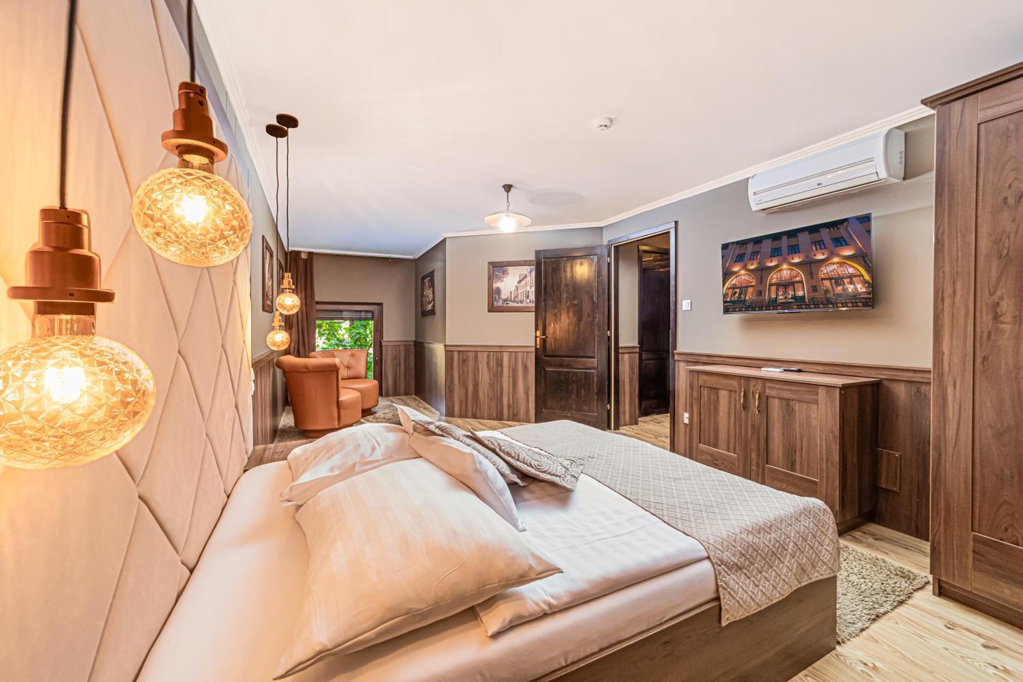 Komlo Hotel 귤러 외부 사진