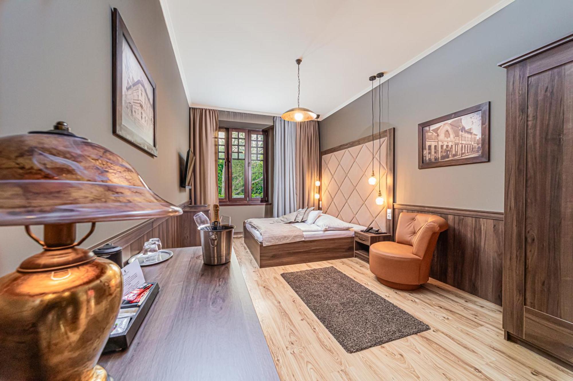 Komlo Hotel 귤러 외부 사진