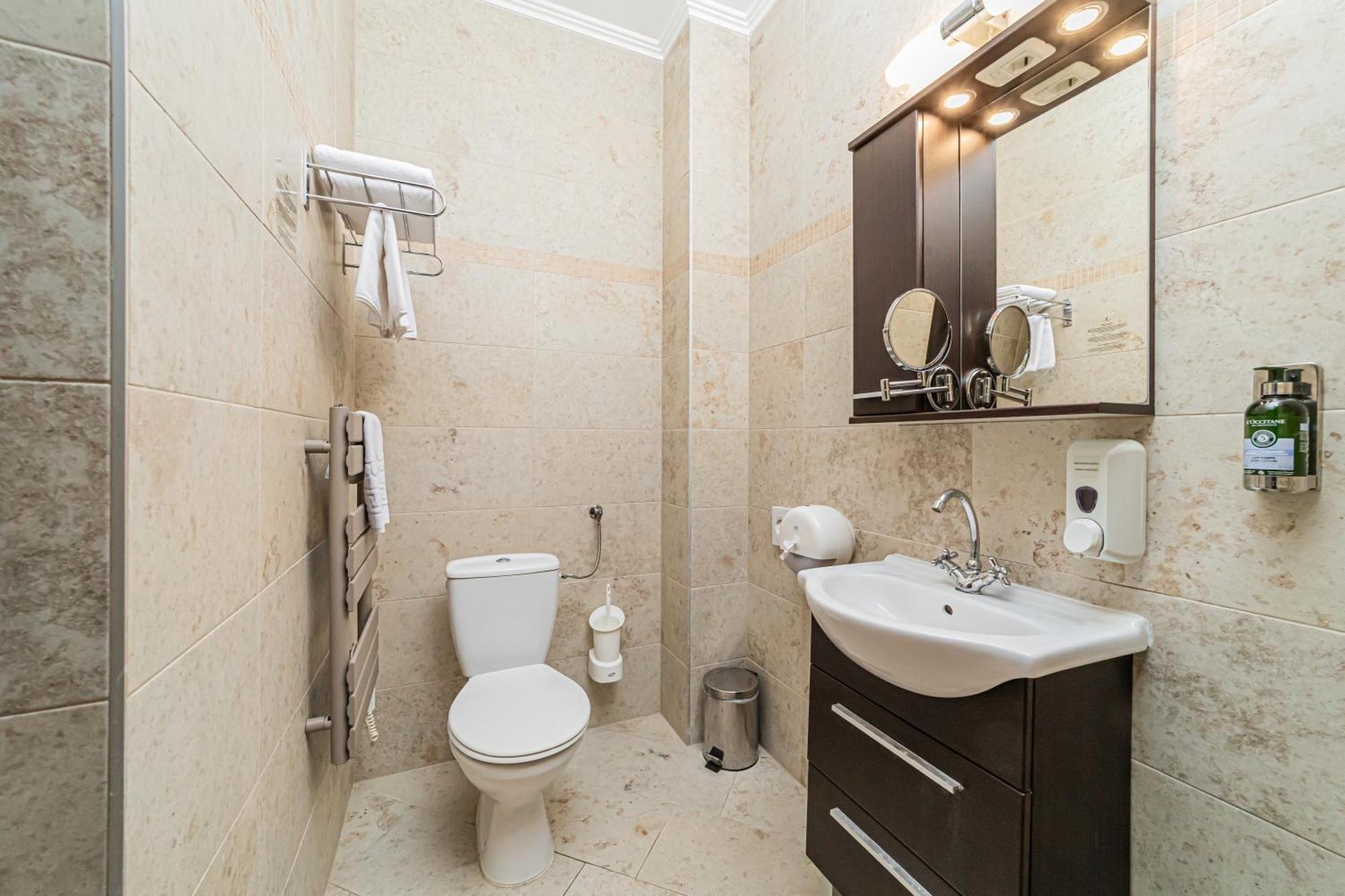 Komlo Hotel 귤러 외부 사진