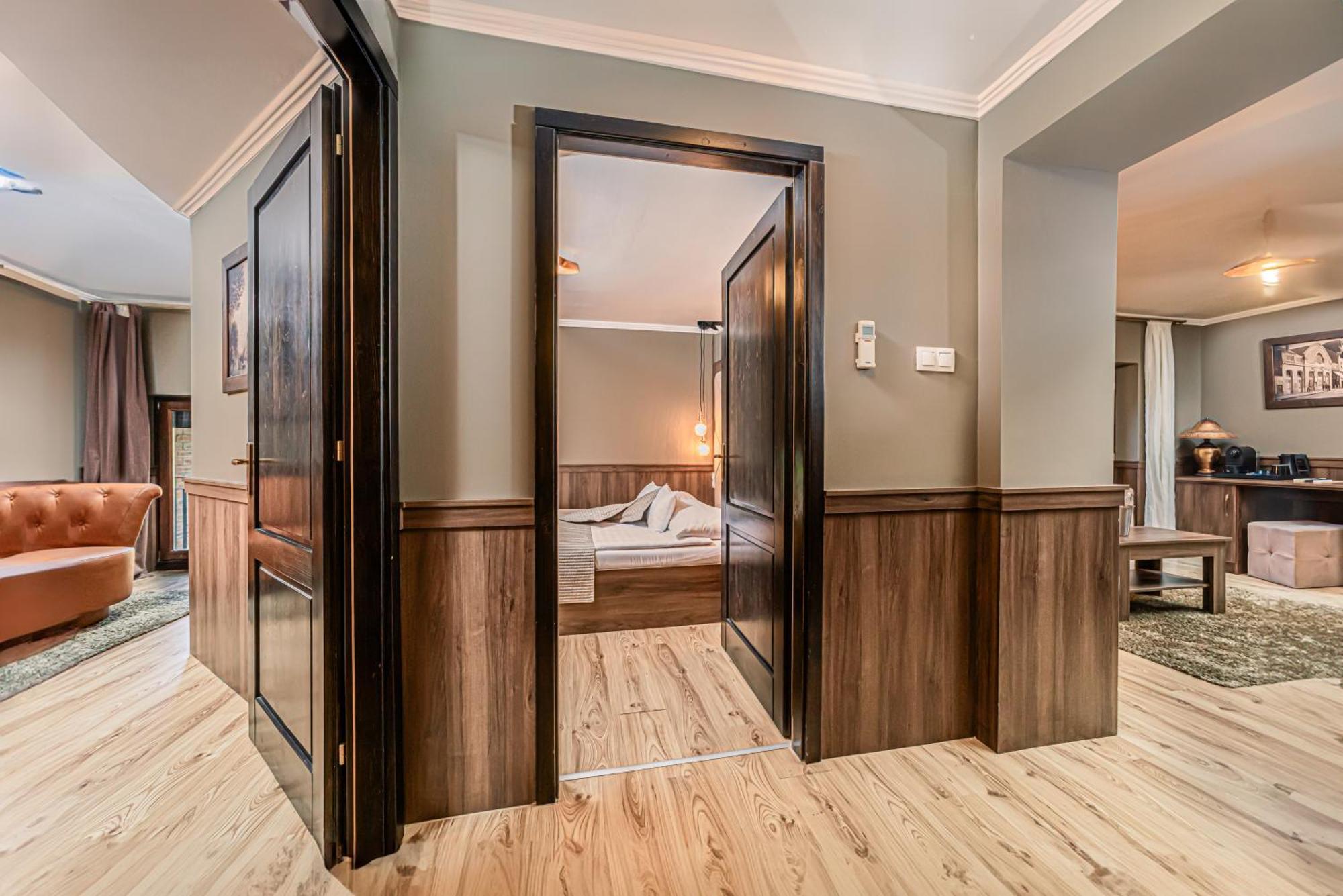 Komlo Hotel 귤러 외부 사진