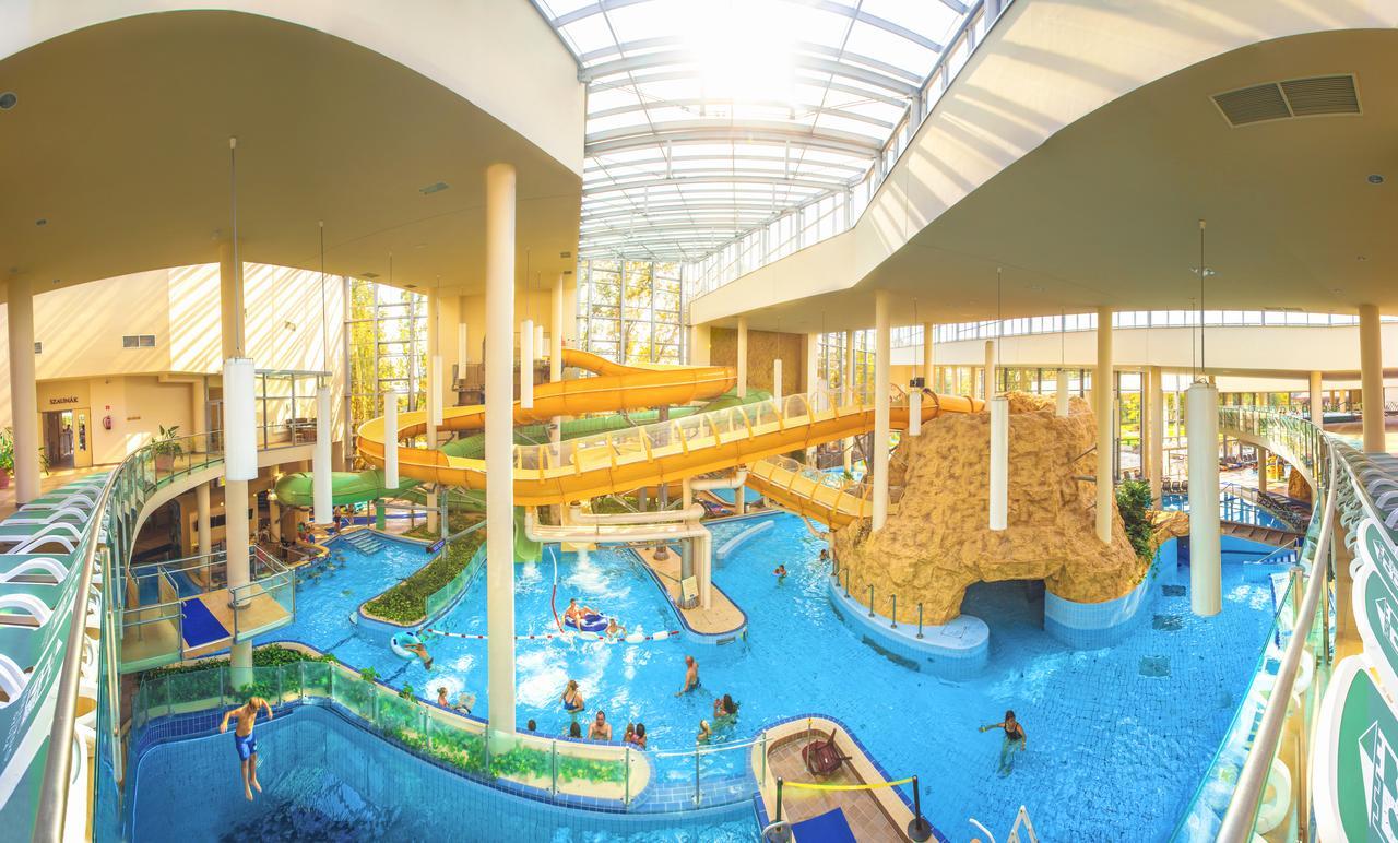 Komlo Hotel 귤러 외부 사진